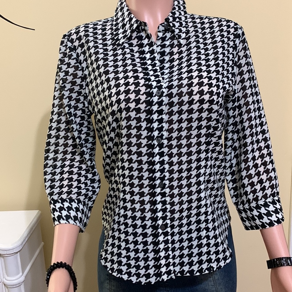 🥀Sheer button down collard houndstooth shirt🥀